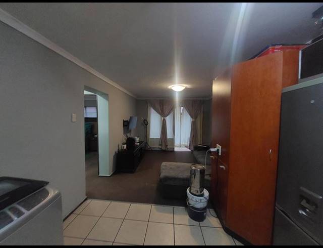 2 BEDROOM APARTMENT FOR SALE IN MONTCLAIR